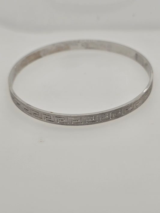 9CT WHITE GLOD 5X63MM 14.7GRAM PATTERN BANGLE