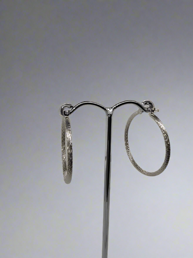 18CT WHITE GOLD IMPORTED 2MM X 25MM FANCY HOOP EARRINGS