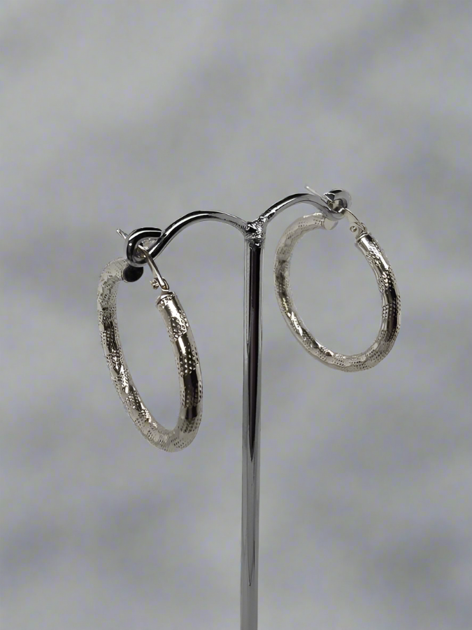 18CT WHITE GOLD 2.8MM X 20MM FANCY HOOP EARRINGS