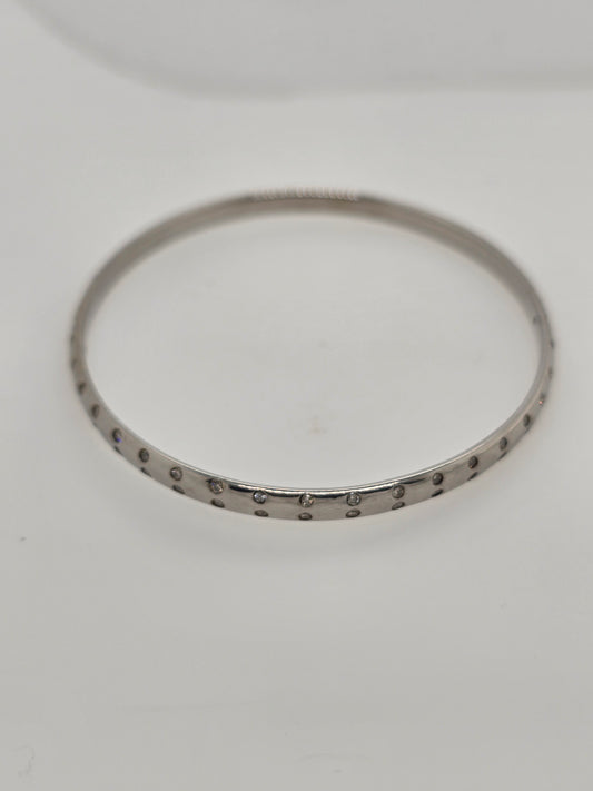 9CT WHITE GOLD SOLID OVAL DIAMOND BANGLE