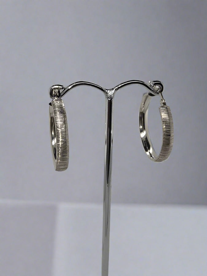 18CT WHITE GOLD GOLD IMPORTED 4MM X 20MM PATTERN HOOP EARRINGS