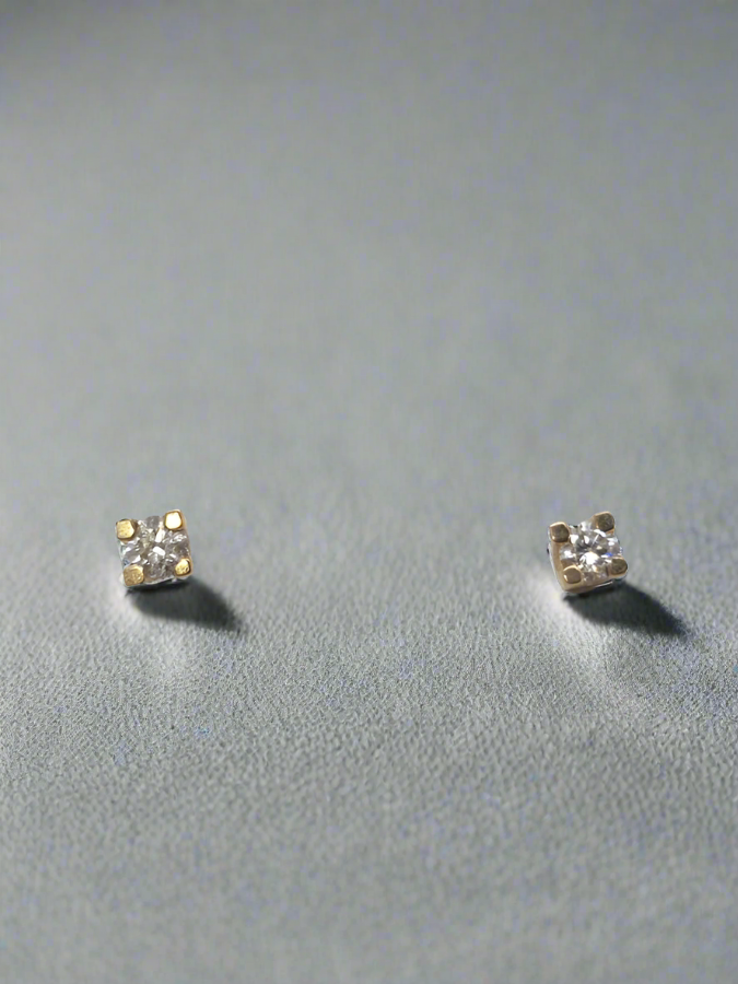 9CT YELLOW GOLD DIAMOND STUD EARRINGS