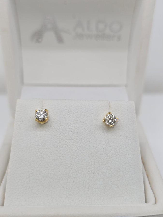 18CT YELLOW GOLD 4 CLAW SET DIAMOND STUD EARRINGS