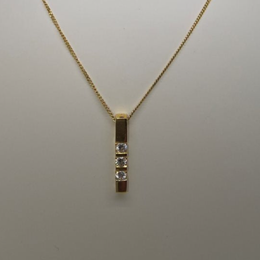 18CT YELLOW GOLD DIAMOND PENDANT