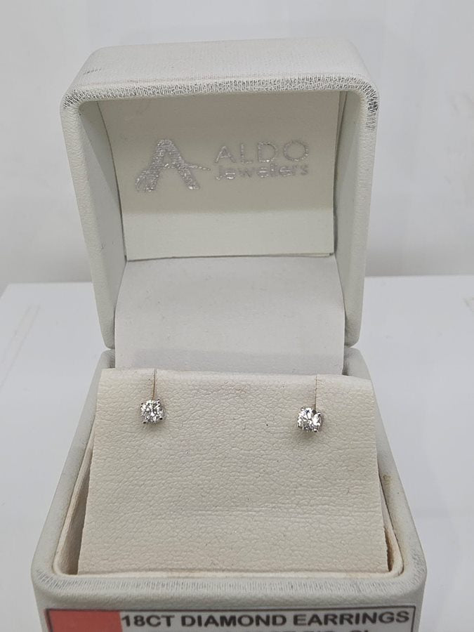 18CT WHITE GOLD DIAMOND STUD EARRINGS