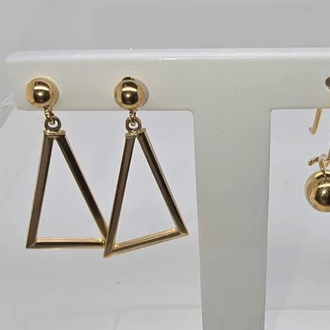 9CT YELLOW GOLD TRIANGLE DROP STUD EARRINGS