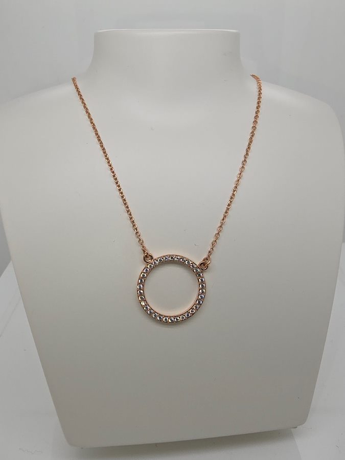 9CT ROSE GOLD CUBIC ZIRCONIA CIRCLE PENDANT WITH 43CM FINE TRACE CHAIN