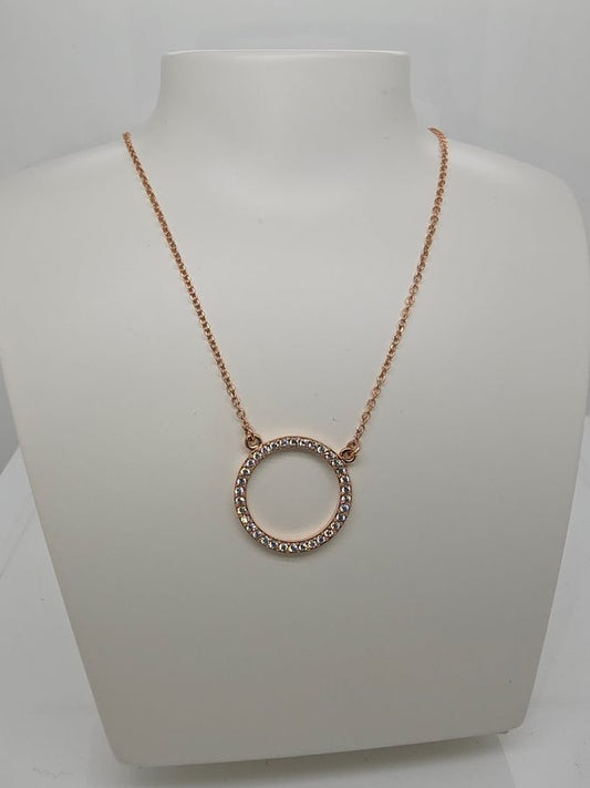 9CT ROSE GOLD CUBIC ZIRCONIA CIRCLE PENDANT WITH 43CM FINE TRACE CHAIN