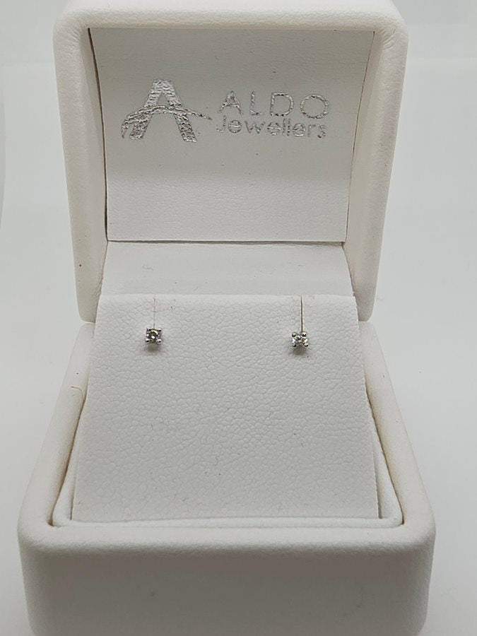 9CT WHITE GOLD 4 CLAW SET DIAMOND STUDS