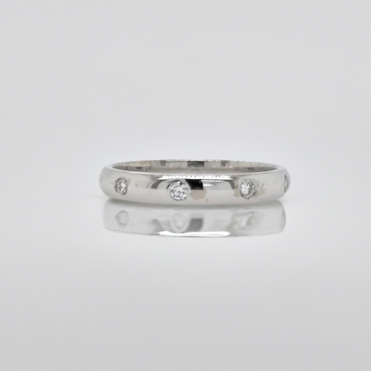 18CT WHITE GOLD DRESS RING