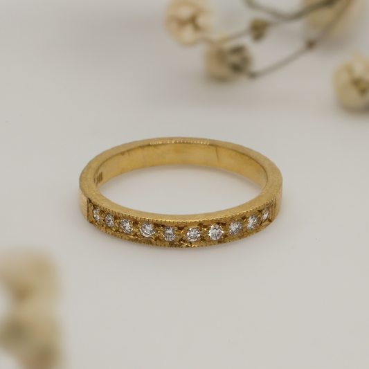 18CT YELLOW GOLD DIAMOND GRAIN SET RING