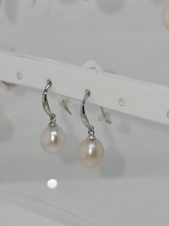 9CT WHITE GOLD FRESHWATER PEARL DROP HOOK EARRINGS