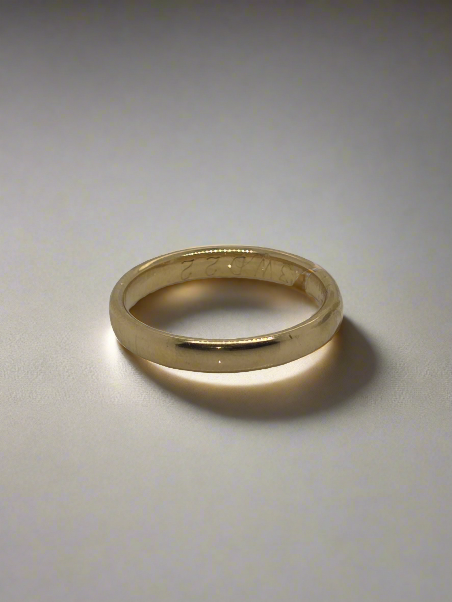 18CT YELLOW GOLD COMFORT PROFILE RING