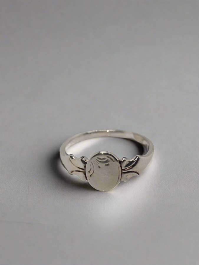 STERLING SILVER OVAL SIGNET RING