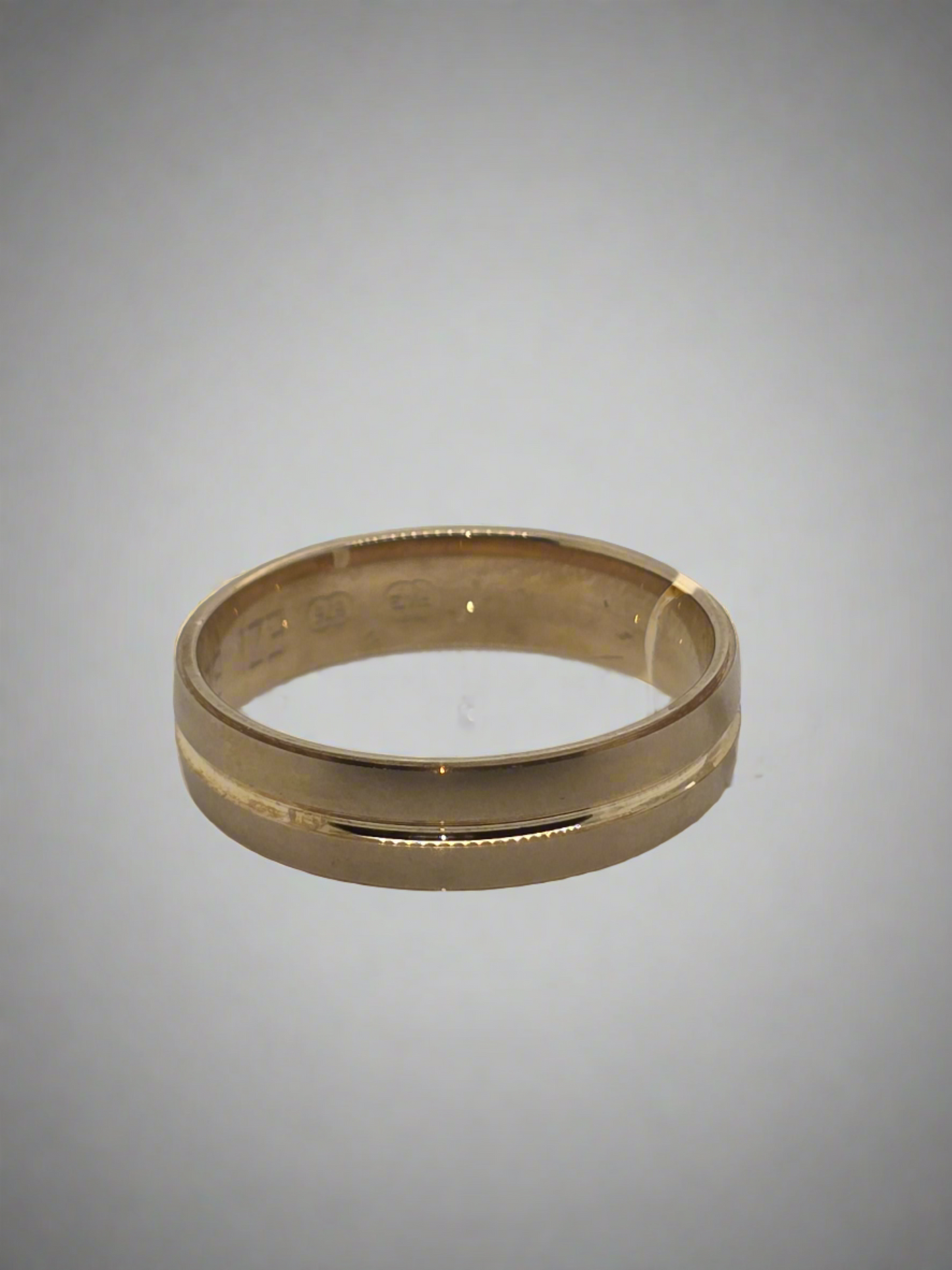 9CT YELLOW GOLD RING